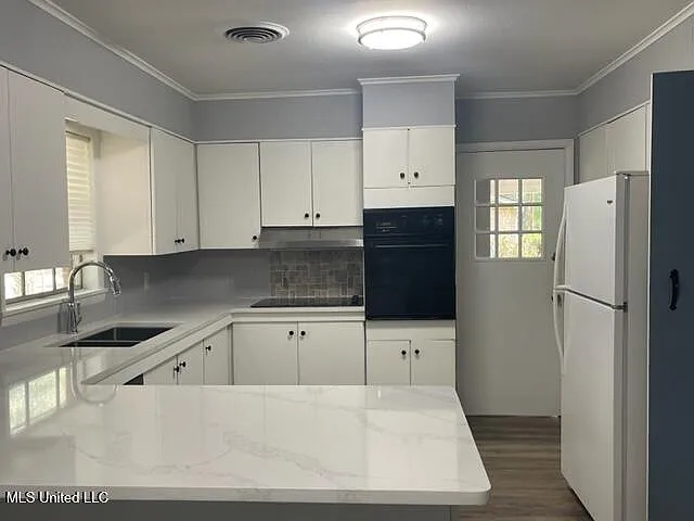 702 Persimmon Dr — Photo 6