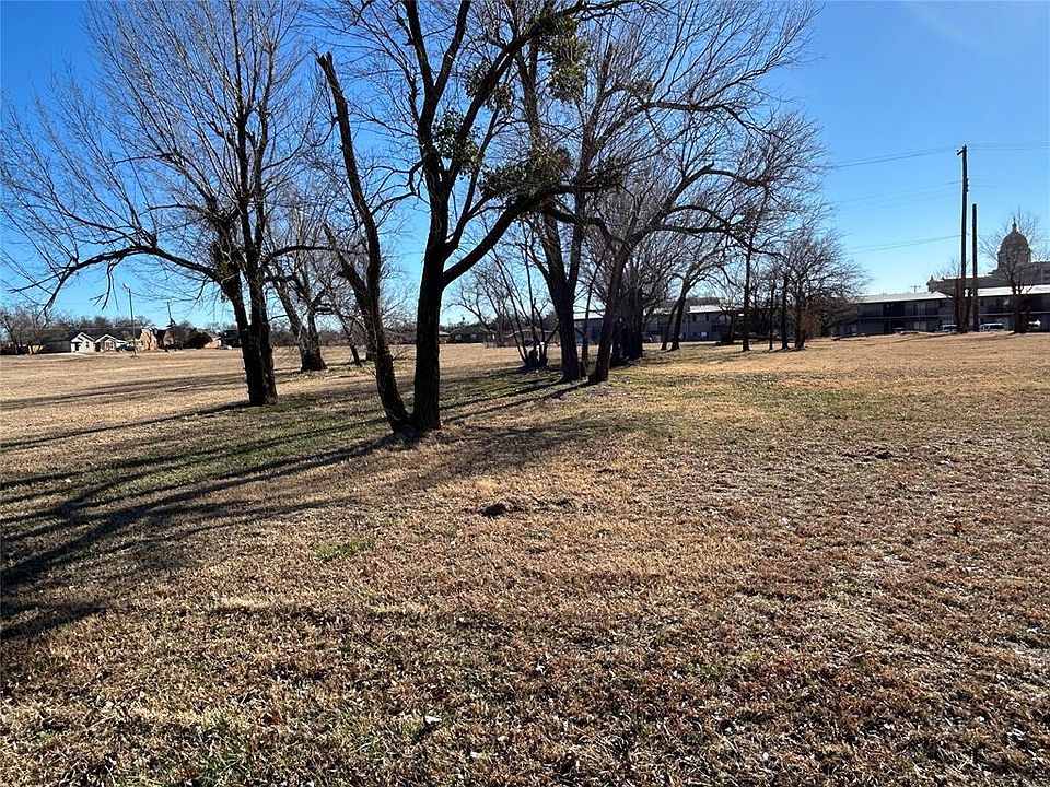 2nd image of 720 NE 28th St Lot 1-004