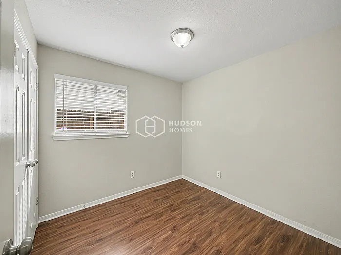 9127 Cypress Square Dr — Photo 25