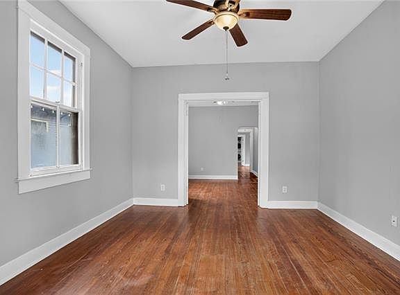 5th image of 2550 Wisteria St