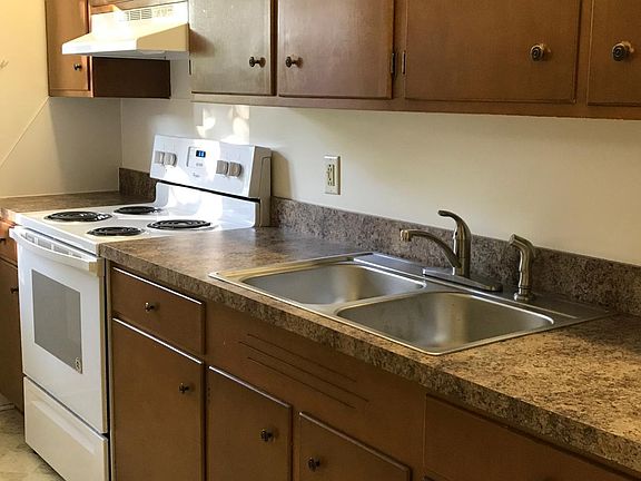 5th image of 812 S College St APT 6