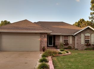 3803 W Dover St, Springfield, MO 65802