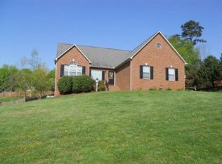 4931 Shannon Run Dr, Knoxville, TN 37918