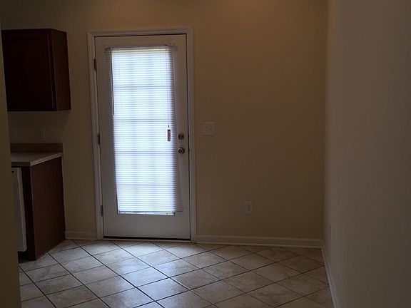 3rd image of 828 Melanie 830 Ln