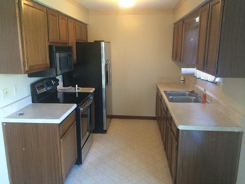 2nd image of 2662 Carmel Ct #B