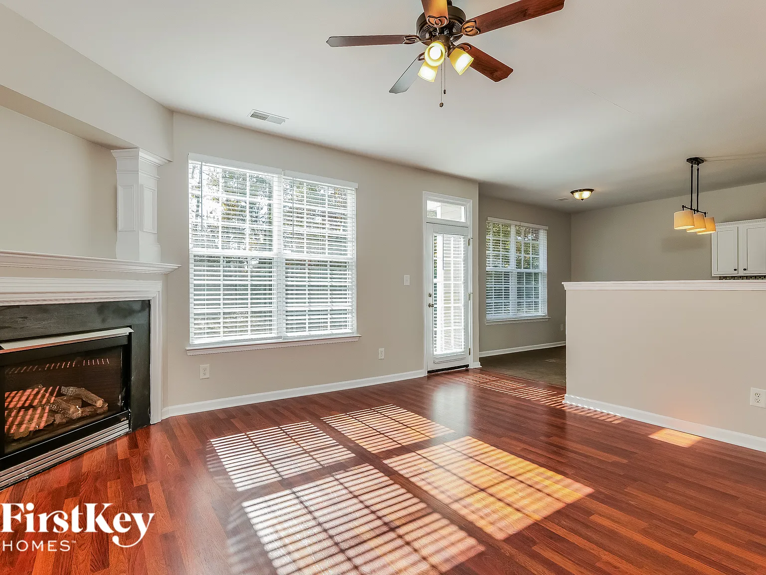 3 bed, 2.5 bath, 2186 sqft, $2,460 — Photo 3