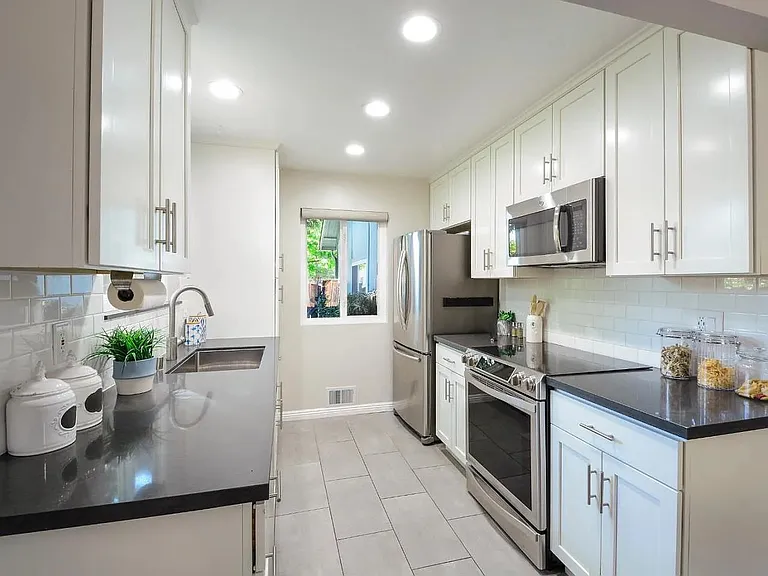 987 Lane Ave #1 — Photo 4
