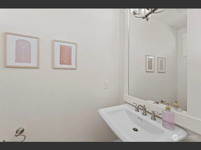 415 5th Ave NE — Photo 11