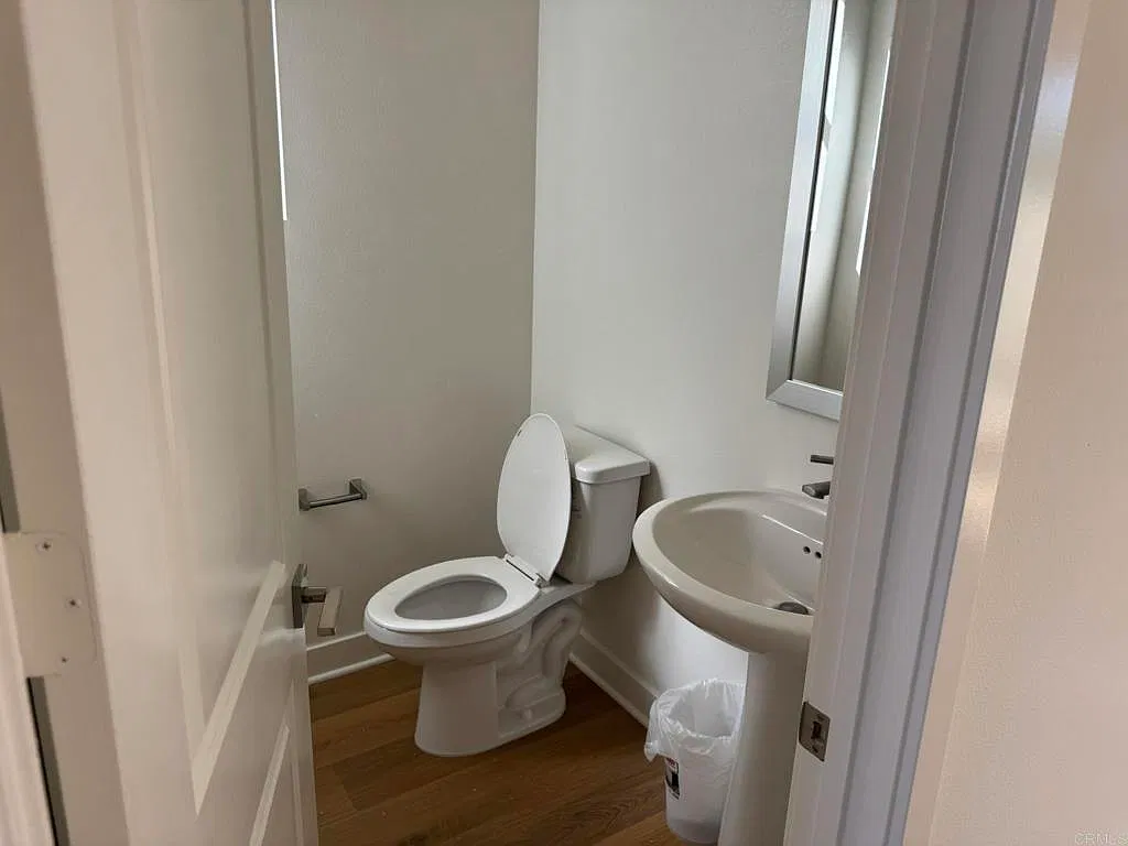 3 bed, 2.5 bath, 1735 sqft, $5,100 — Photo 4