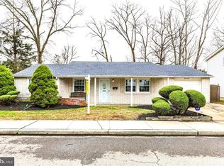 41 Lynns Ct, Morrisville, PA 19067