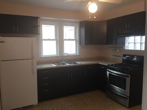 5th image of 2941 N 75th Ave #1
