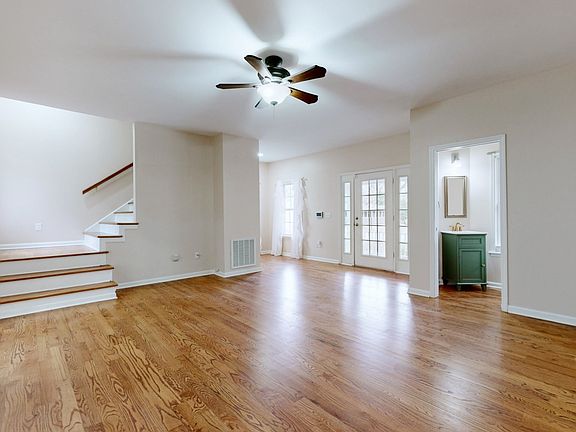 2nd image of 549 Ridgecrest Dr