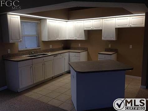 3rd image of 1900 Curry Ave N