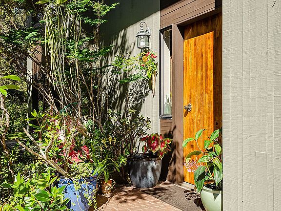 Video at WoodInTheWood.com