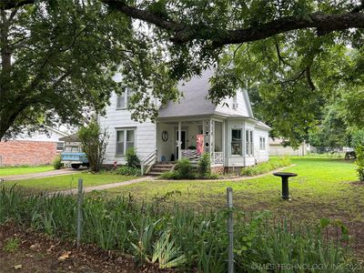 303 S 8th St, Okemah, OK, 74859