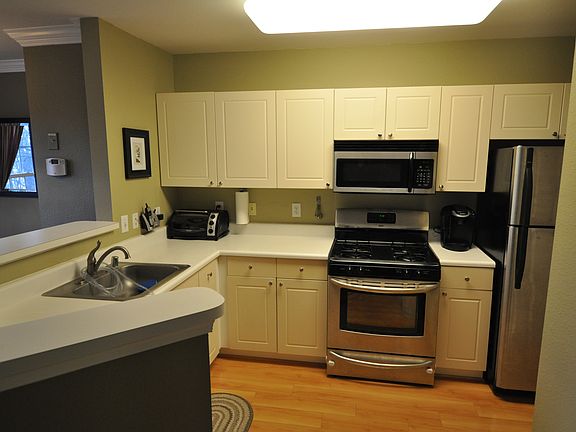 4th image of 12814 Fair Briar Ln