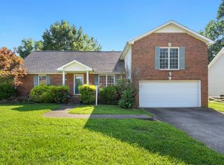 1571 Barrywood Cir W, Clarksville, TN 37042