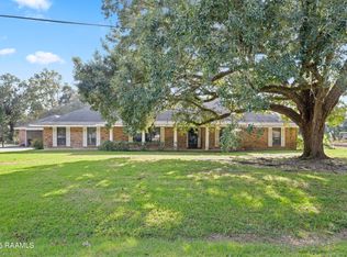 716 Interlaken Dr, New Iberia, LA 70563