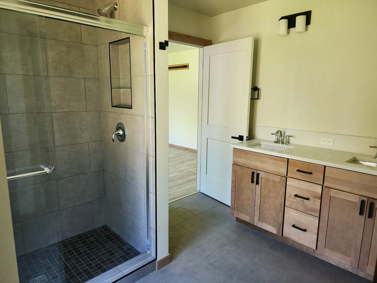 3 bed, 2.5 bath, 1560 sqft, $2,800 — Photo 4
