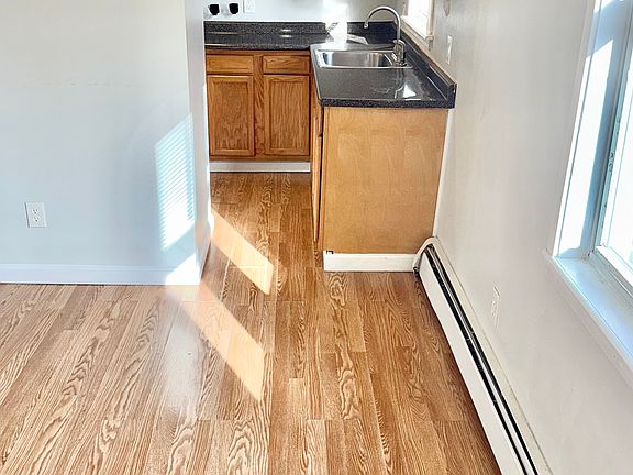 3rd image of 339 Douglas Ave #2R