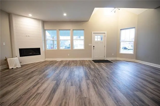 1709 Woodlawn Ave — Photo 6