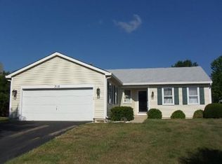 218 Georgetown Dr, Cary, IL 60013