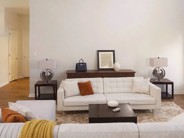 5605 Leslie Faye Overlook — Photo 4