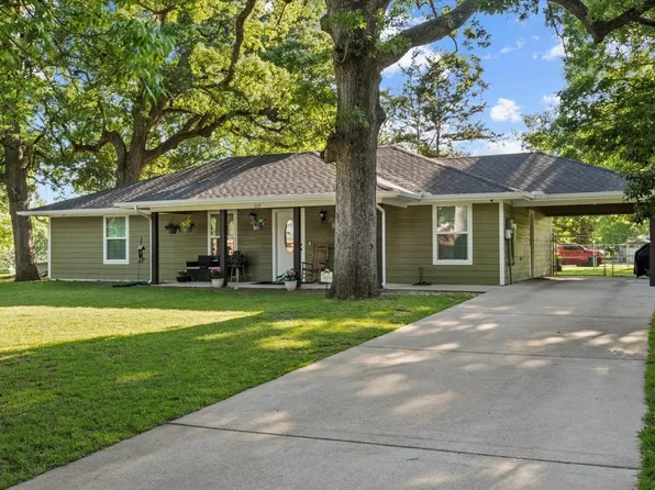 107 S Main St, Bonham, TX 75418