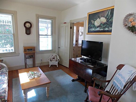 5th image of 1207-09 Asbury Ave