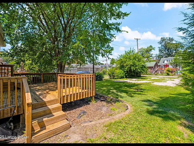 639 Harrison Ave — Photo 26