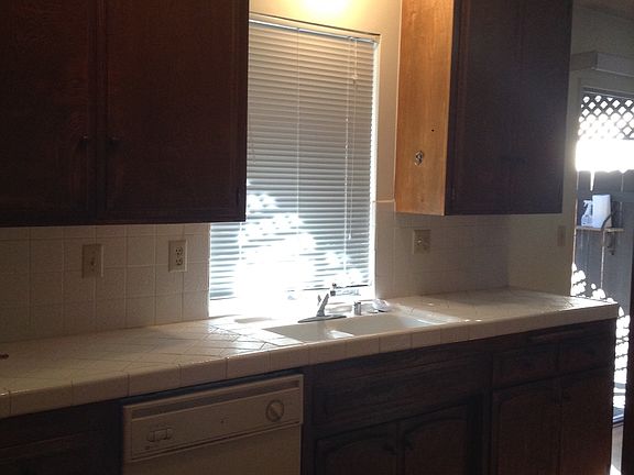 4th image of 127 Park St #B