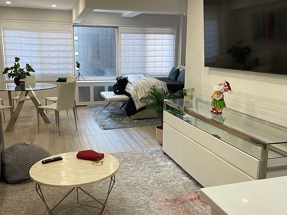 3rd image of 240 E 55th St APT 8C