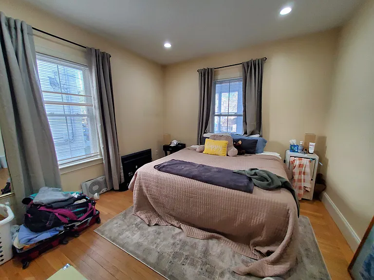 25 Lothrop St — Photo 6