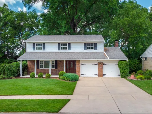 799 Hiddenlake Ln, Cincinnati, OH 45233