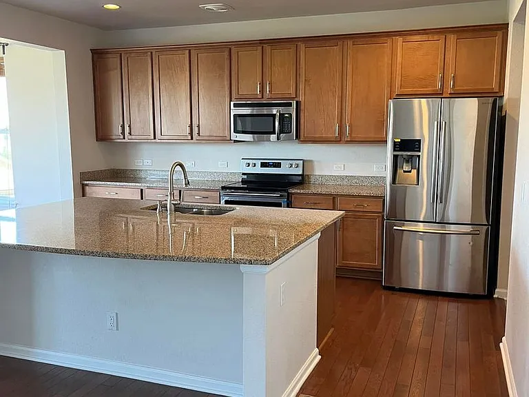 5069 S Ukraine St — Photo 3
