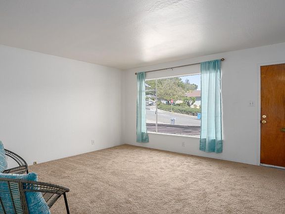 5th image of 215 San Marino Ave