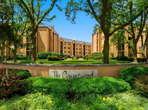 7420 W Lawrence Ave Unit 409, Harwood Heights, IL 60706