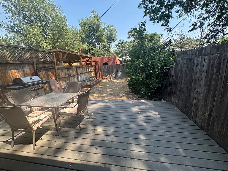 342 N Cherokee St — Photo 15