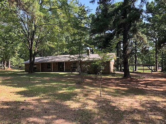 2nd image of 1820 Garden Ct
