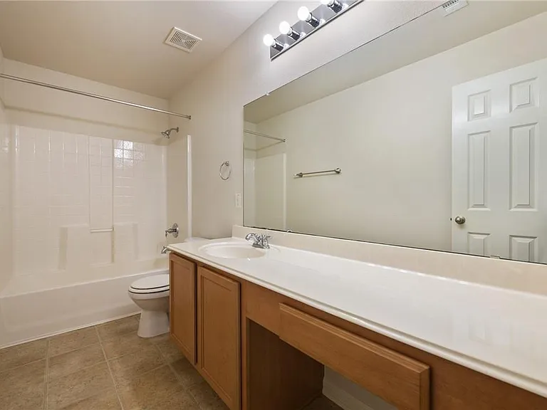 3800 Vonnegut Ct — Photo 24