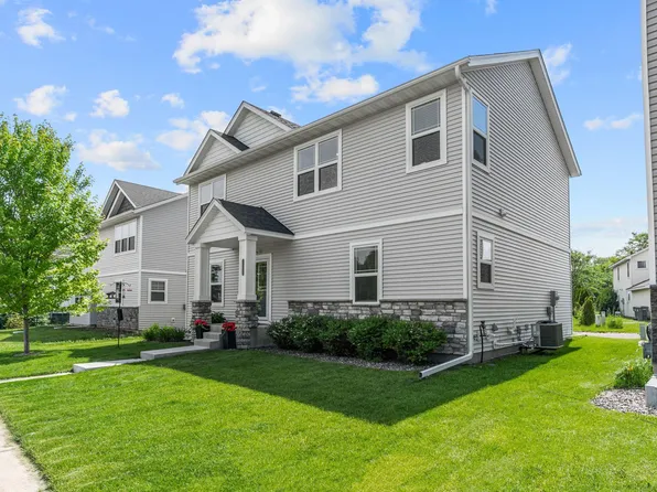 3006 Hemingway Dr, Chaska, MN 55318