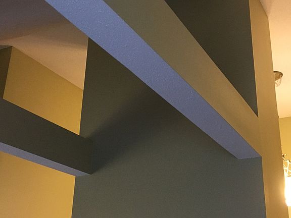 Volumized ceiling Liv Rm
