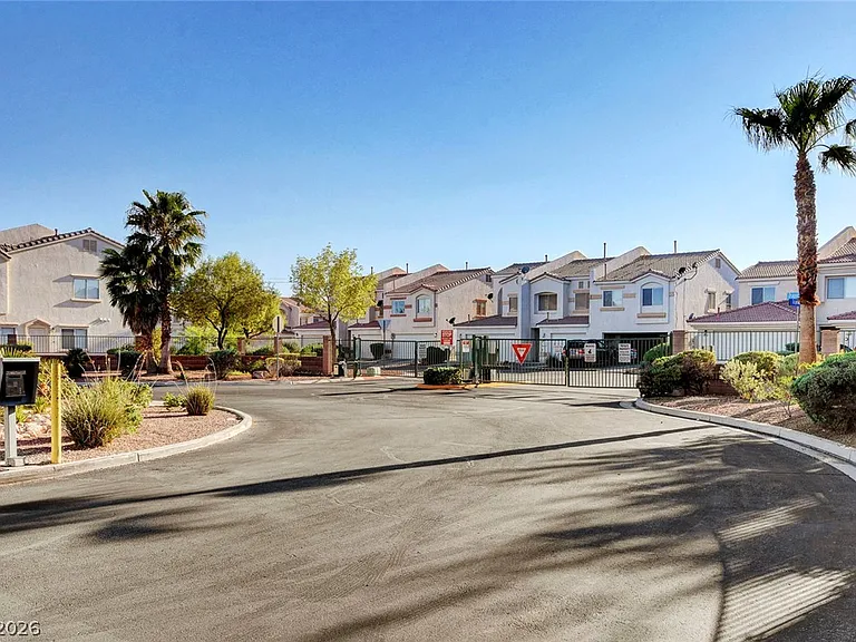 3290 Dragon Fly St — Photo 59