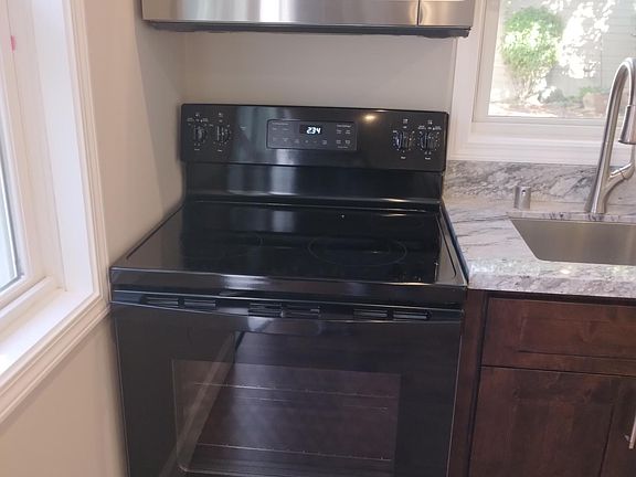 5th image of 339 Farrelly Dr