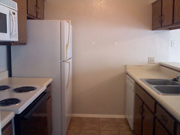 3rd image of 1819 Westminster St APT 103