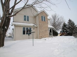 338 Harbour Town Dr, Madison, WI 53717