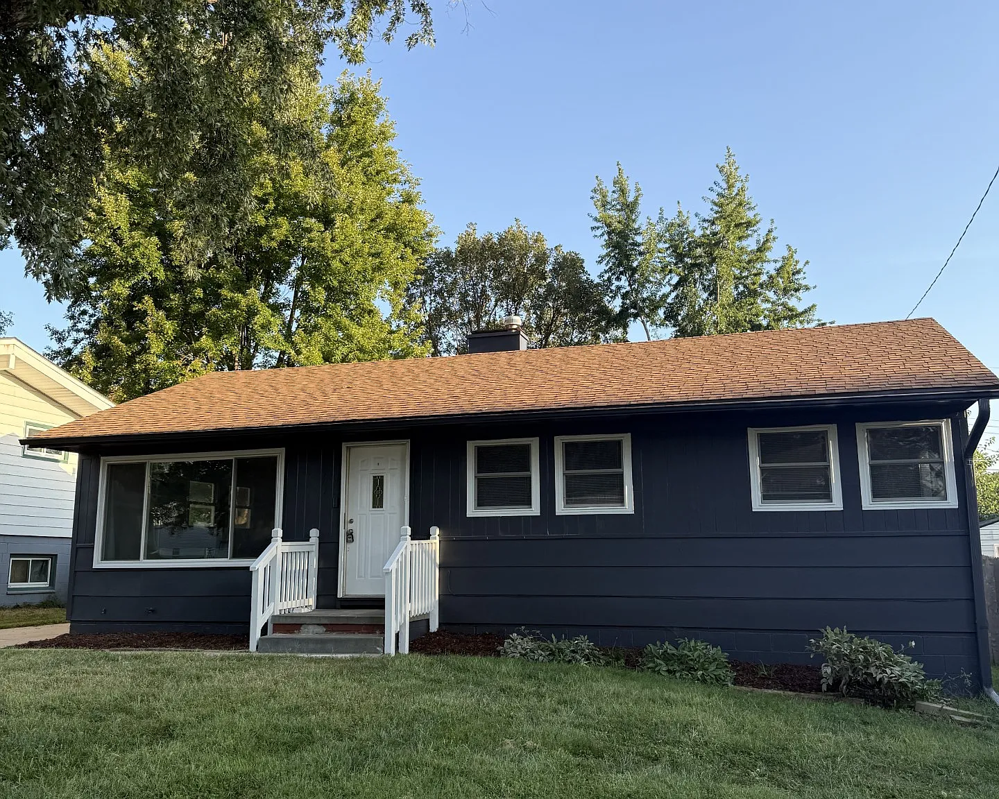 3 bed, 1385 sqft, $2,100 — Photo 1