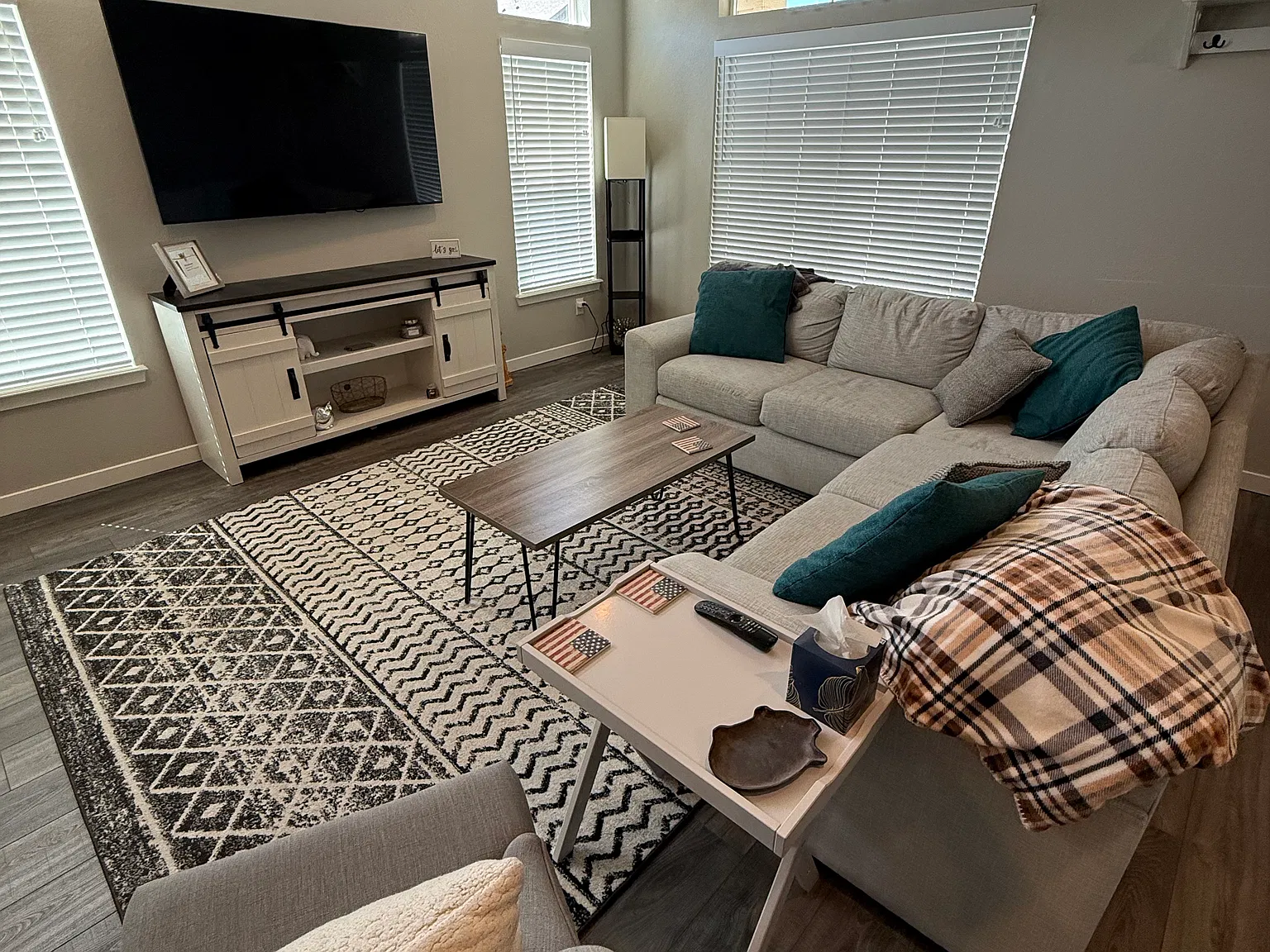 3 bed, 2.5 bath, 1900 sqft, $2,800 — Photo 3