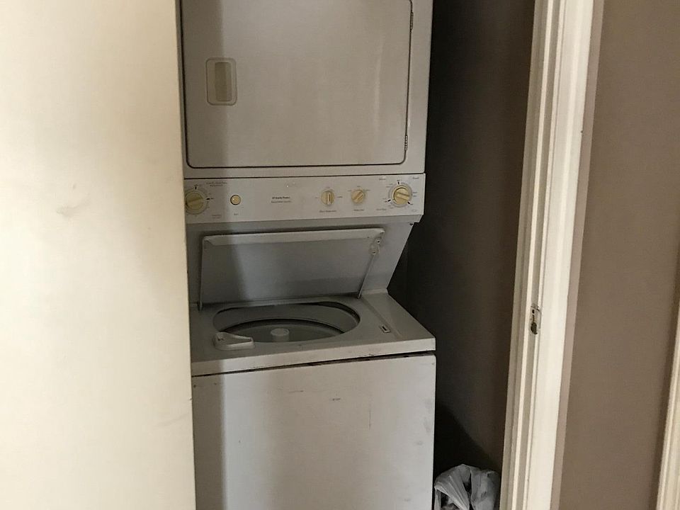 Laundry closet 