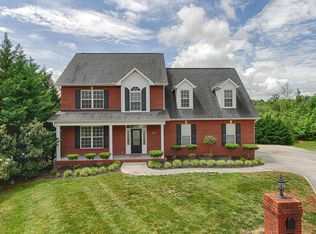 8108 Gate Manor Ln, Powell, TN 37849